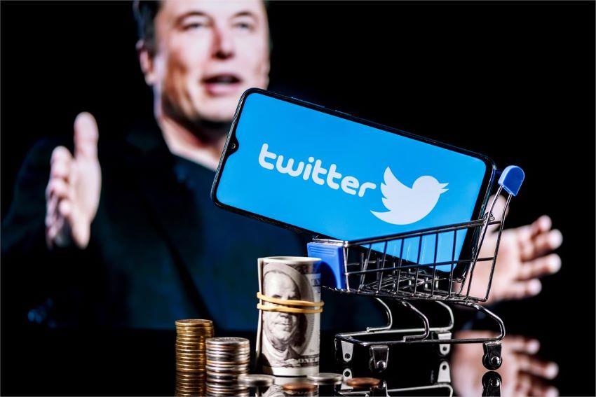 Elon Musk non spende un centesimo…