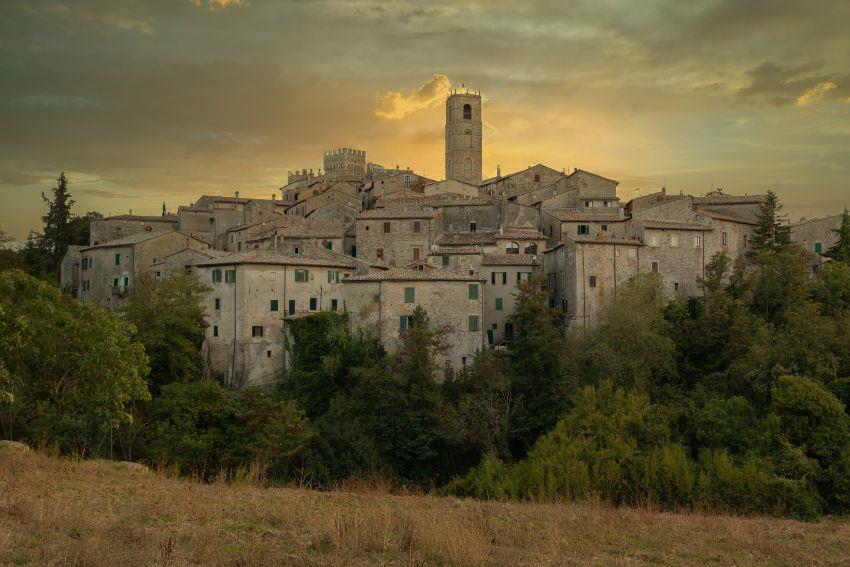 Il borgo più bello d’Italia? Quello che viene promosso meglio con le PR sui media tradizionali